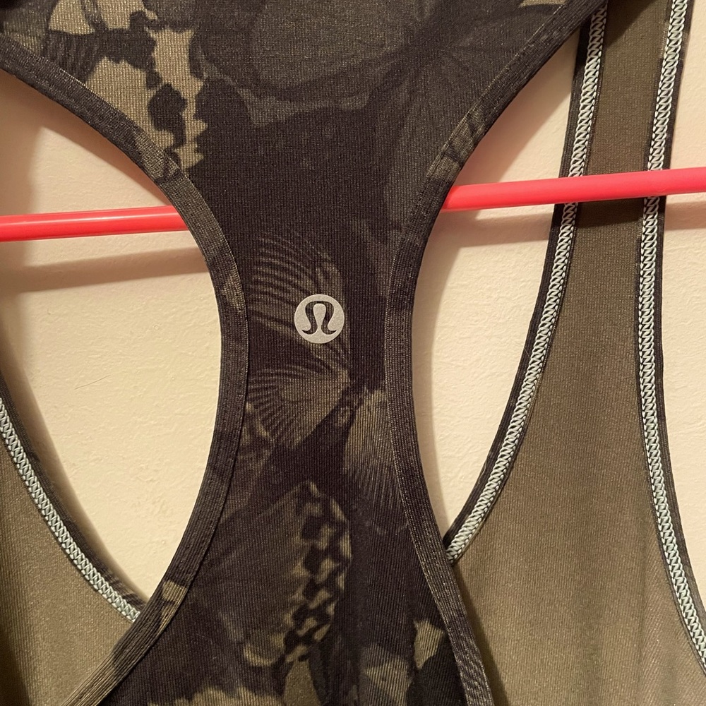 Lululemon tank top